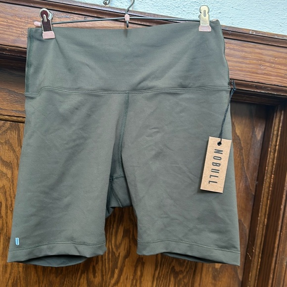 NOBULL Pants - NOBULL High-Rise Matte Short 6" size M